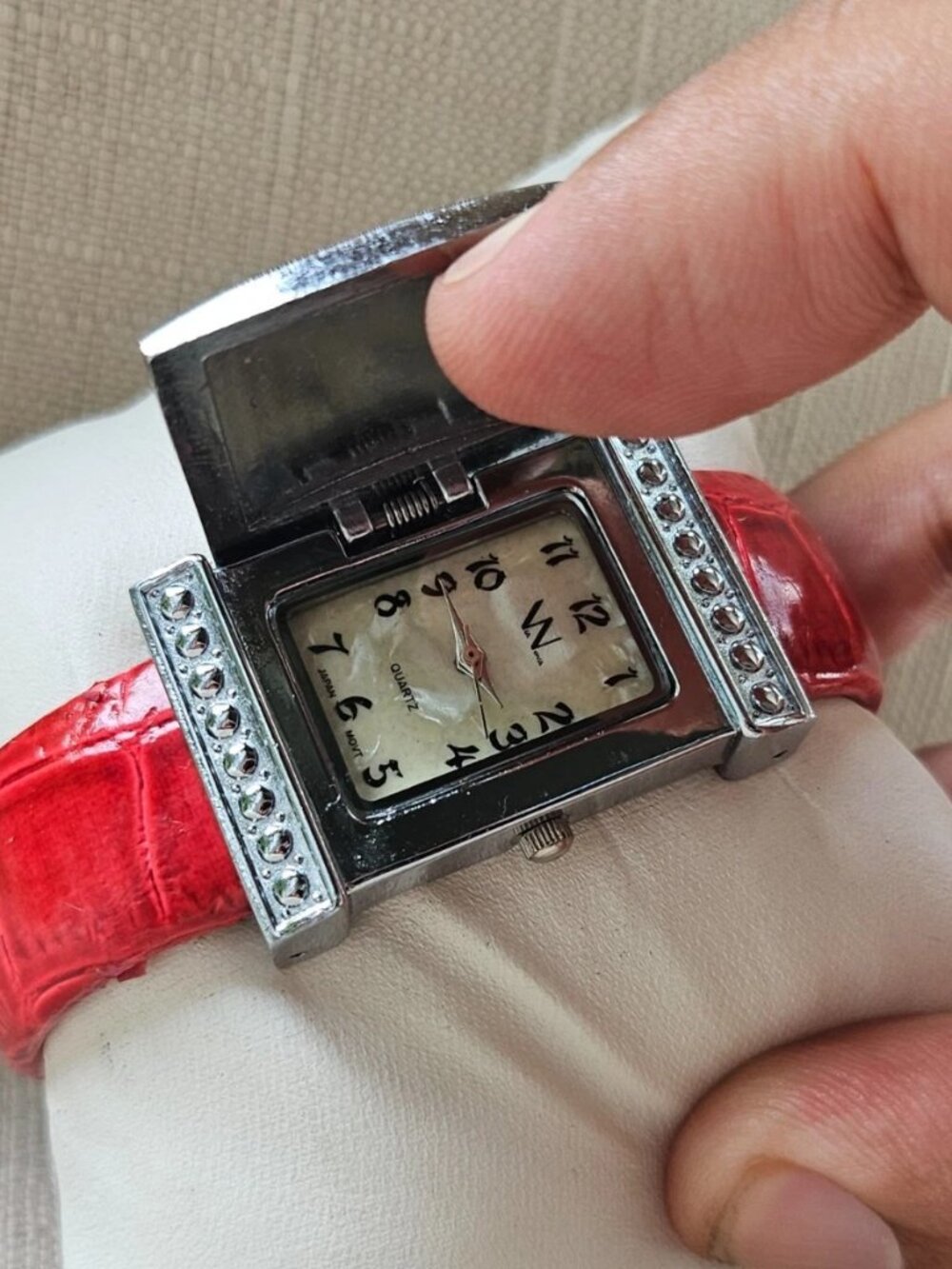 Vintage Via Nova Ladies Wristwatch Cuff Red/Silver Tone Analog Quartz Watch - Picture 3 of 12